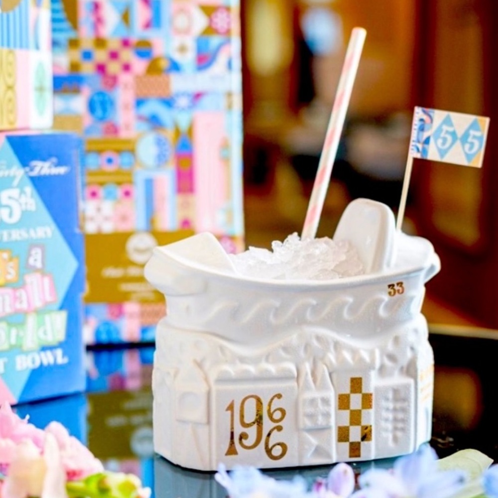 NWT Disney Club 33 It’s a Small World Mug
